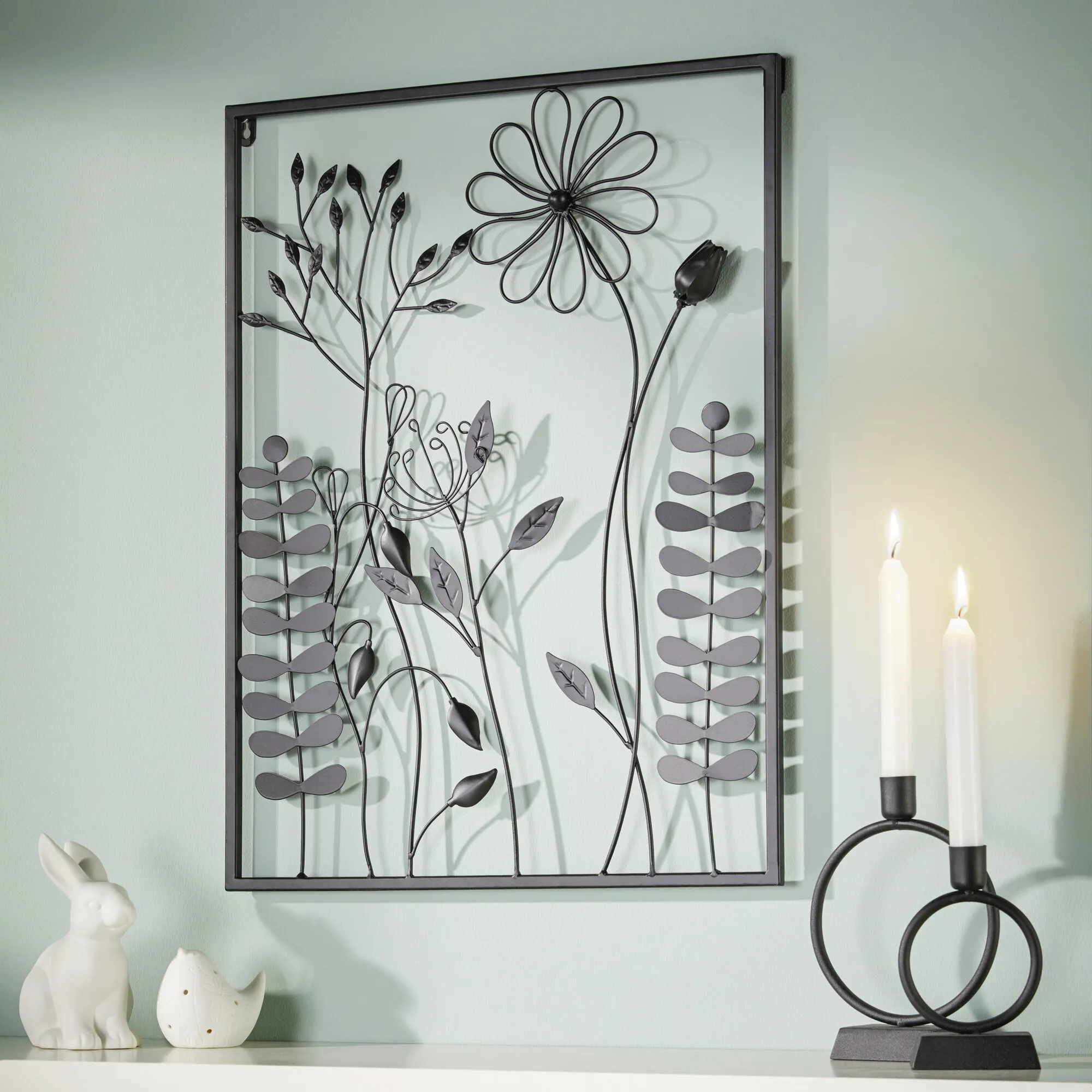 Bild "Black Flowers"  im Frank Flechtwaren Online Shop für Wanddeko kaufen