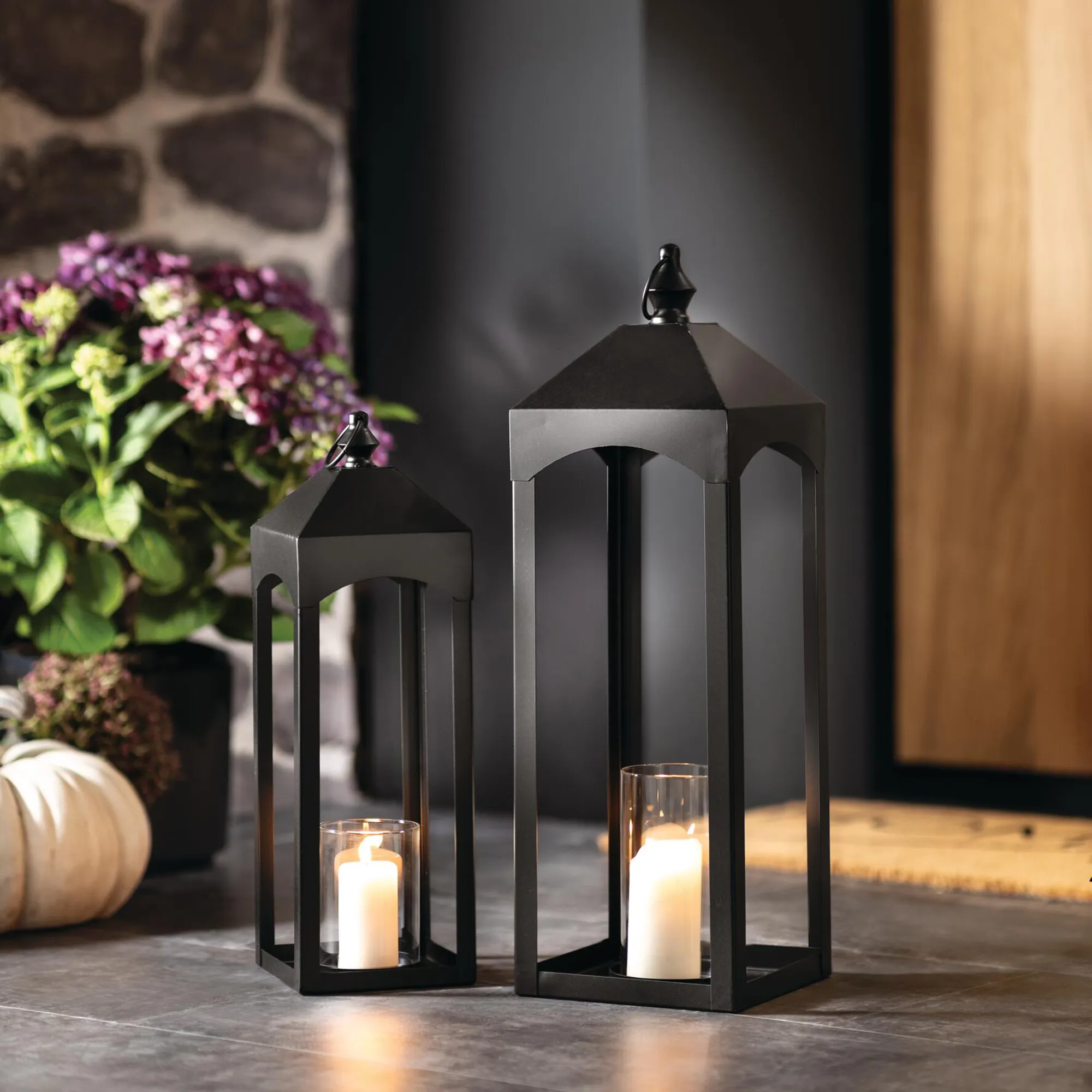 Laterne "Black", 2er Set  im Frank Flechtwaren Online Shop für Vintage-Flair im Weihnachtsgarten kaufen