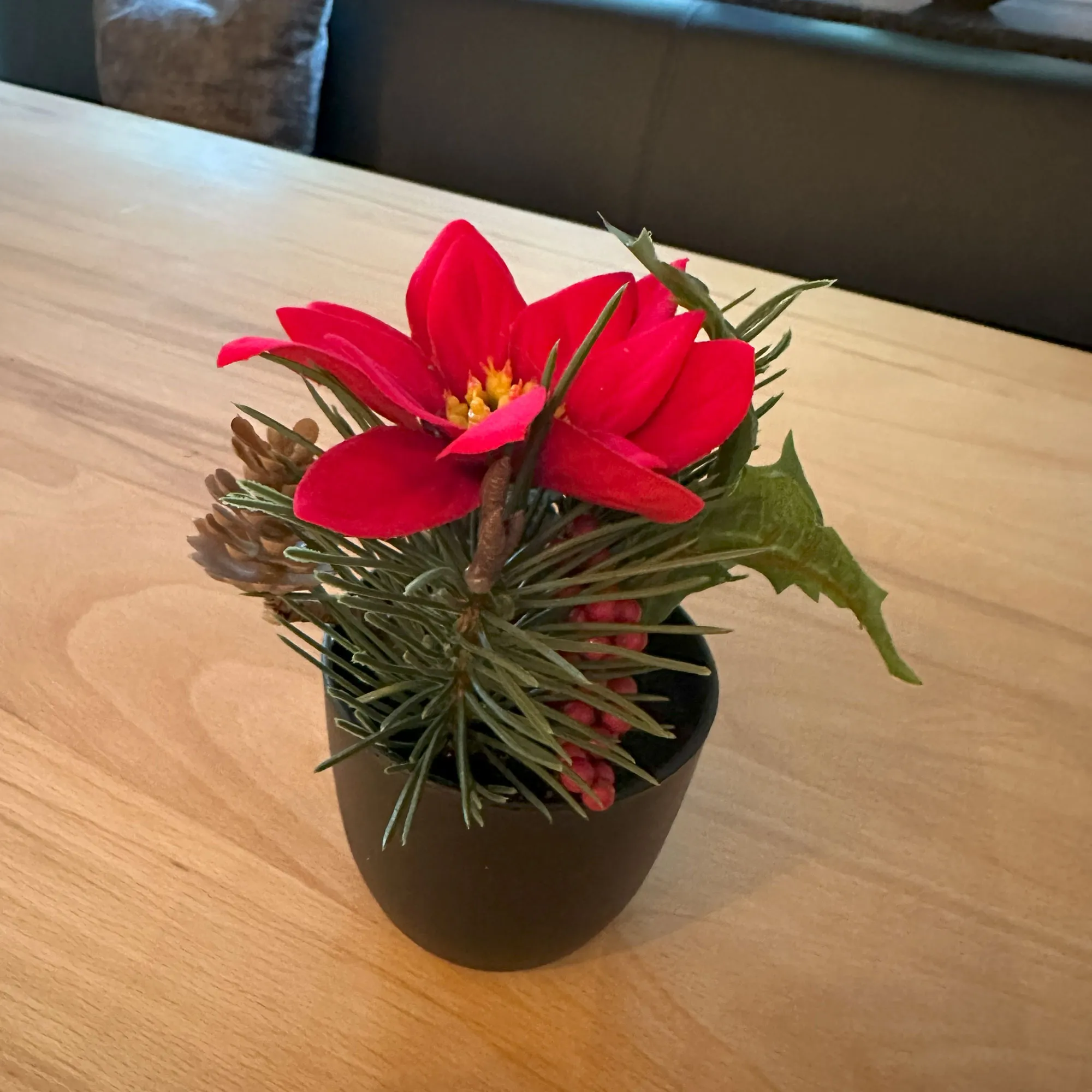 Kunstblumen-Arrangement "Weihnachtsstern"  im Frank Flechtwaren Online Shop für Gestecke kaufen