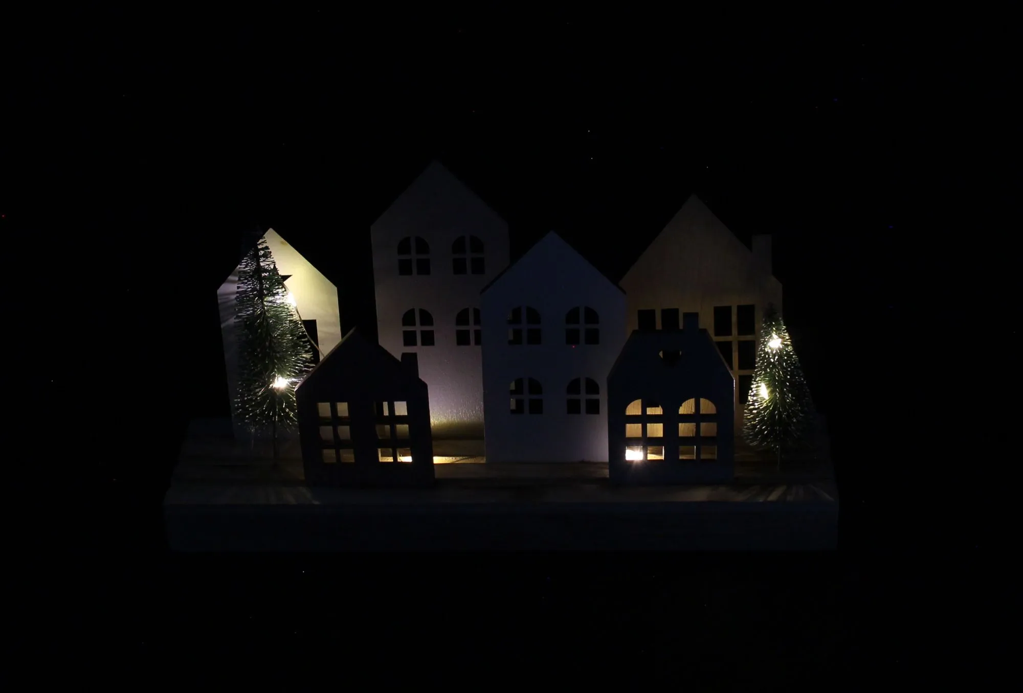 LED-Board "Häuser"  im Frank Flechtwaren Online Shop für Weihnachtliche LED-Deko kaufen