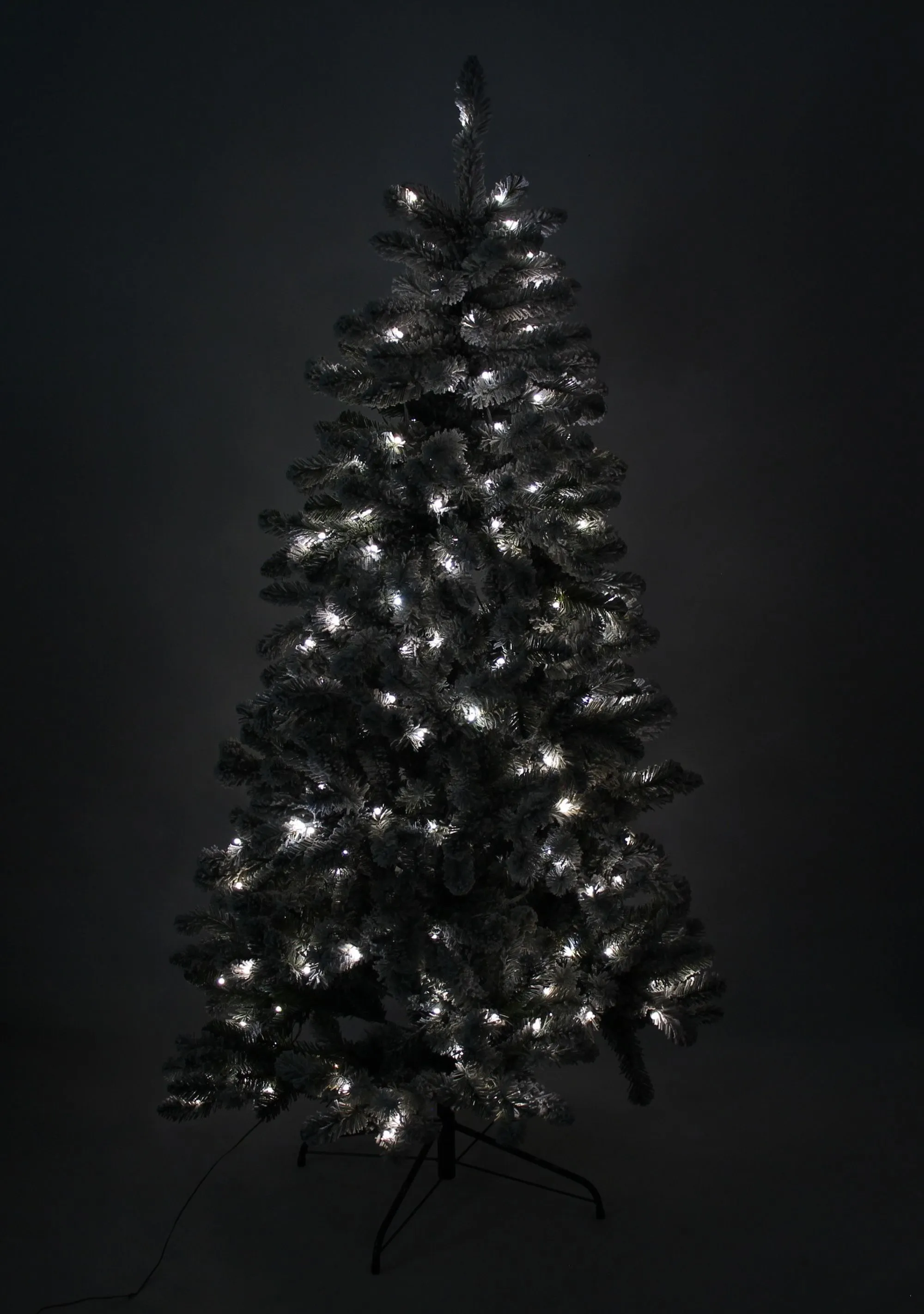 LED-Tannenbaum "Schneebedeckt"  im Frank Flechtwaren Online Shop für Vintage-Flair im Weihnachtsgarten kaufen