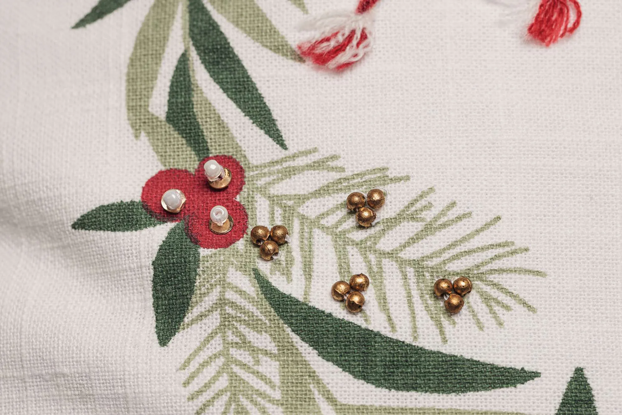Kissenhülle "Schleifchenkranz"  im Frank Flechtwaren Online Shop für Weihnachtliche Kissen &amp; Kissenhüllen kaufen