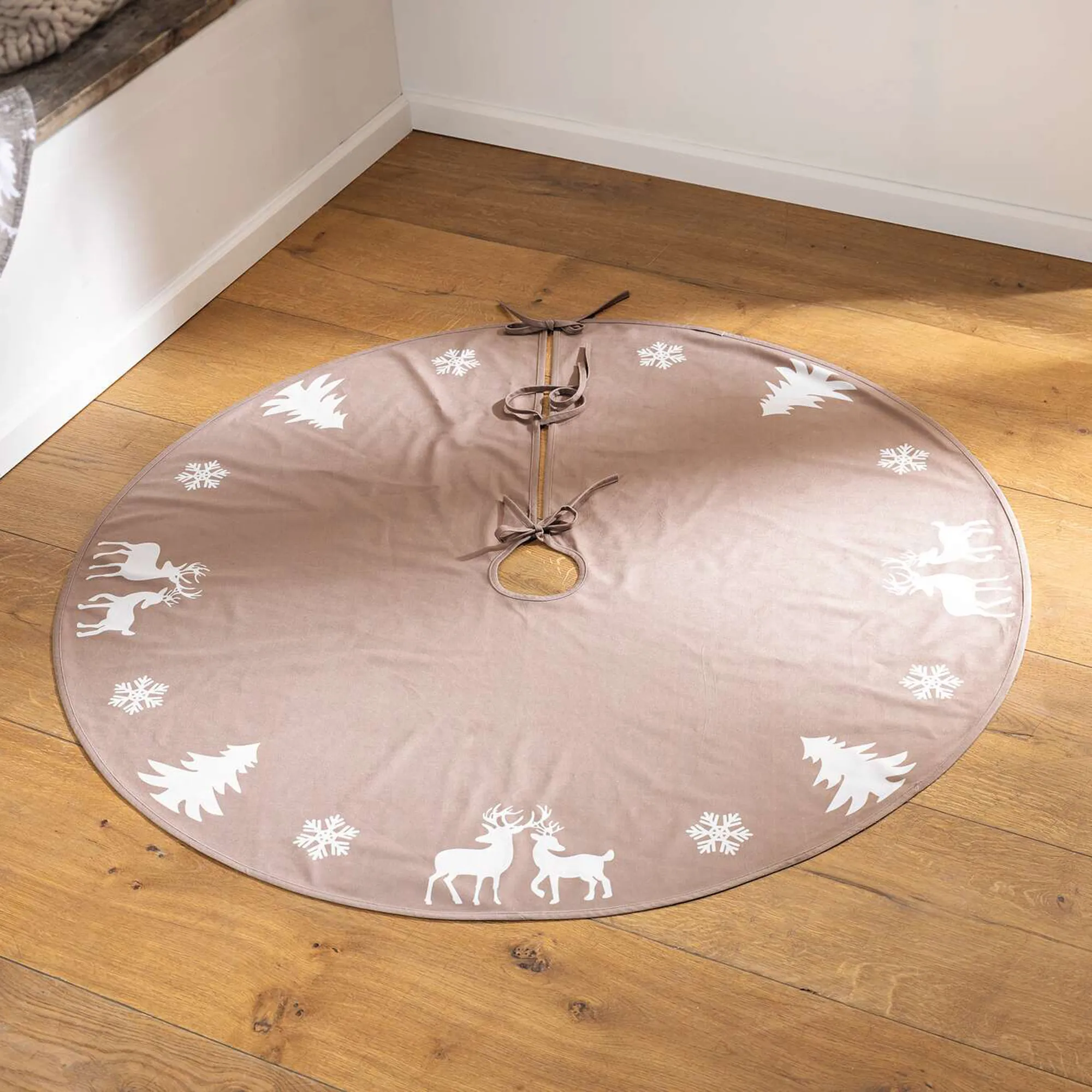 Christbaumdecke "Winterwald"  im Frank Flechtwaren Online Shop für Christbaumdecken kaufen