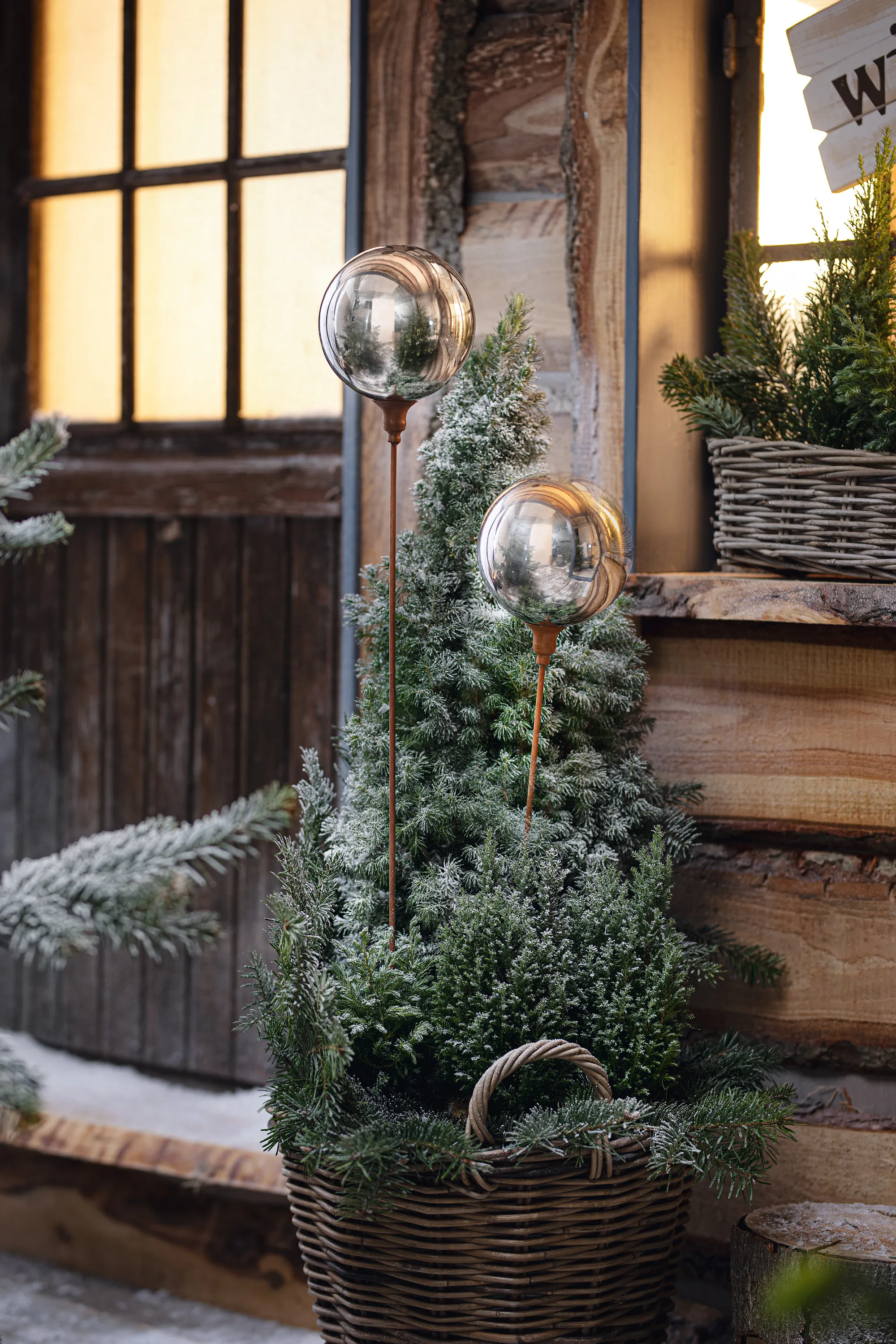 Metallstecker "Kugel"  im Frank Flechtwaren Online Shop für Weihnachtliche Gartenstecker kaufen