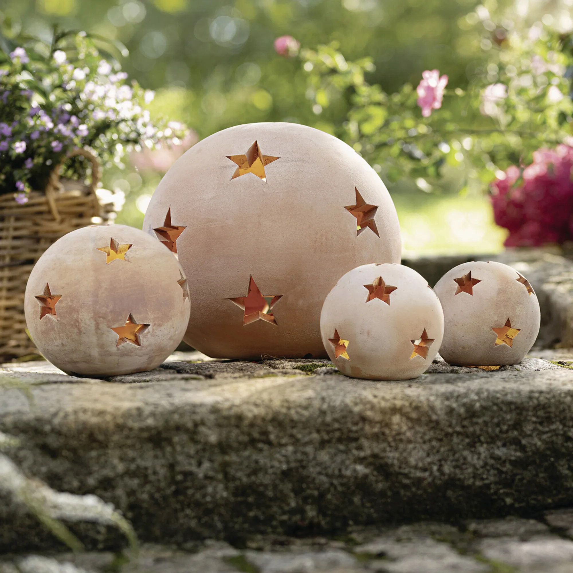 Kugel "Sterne", klein, 2er Set  im Frank Flechtwaren Online Shop für Weihnachtliche Gartendeko kaufen