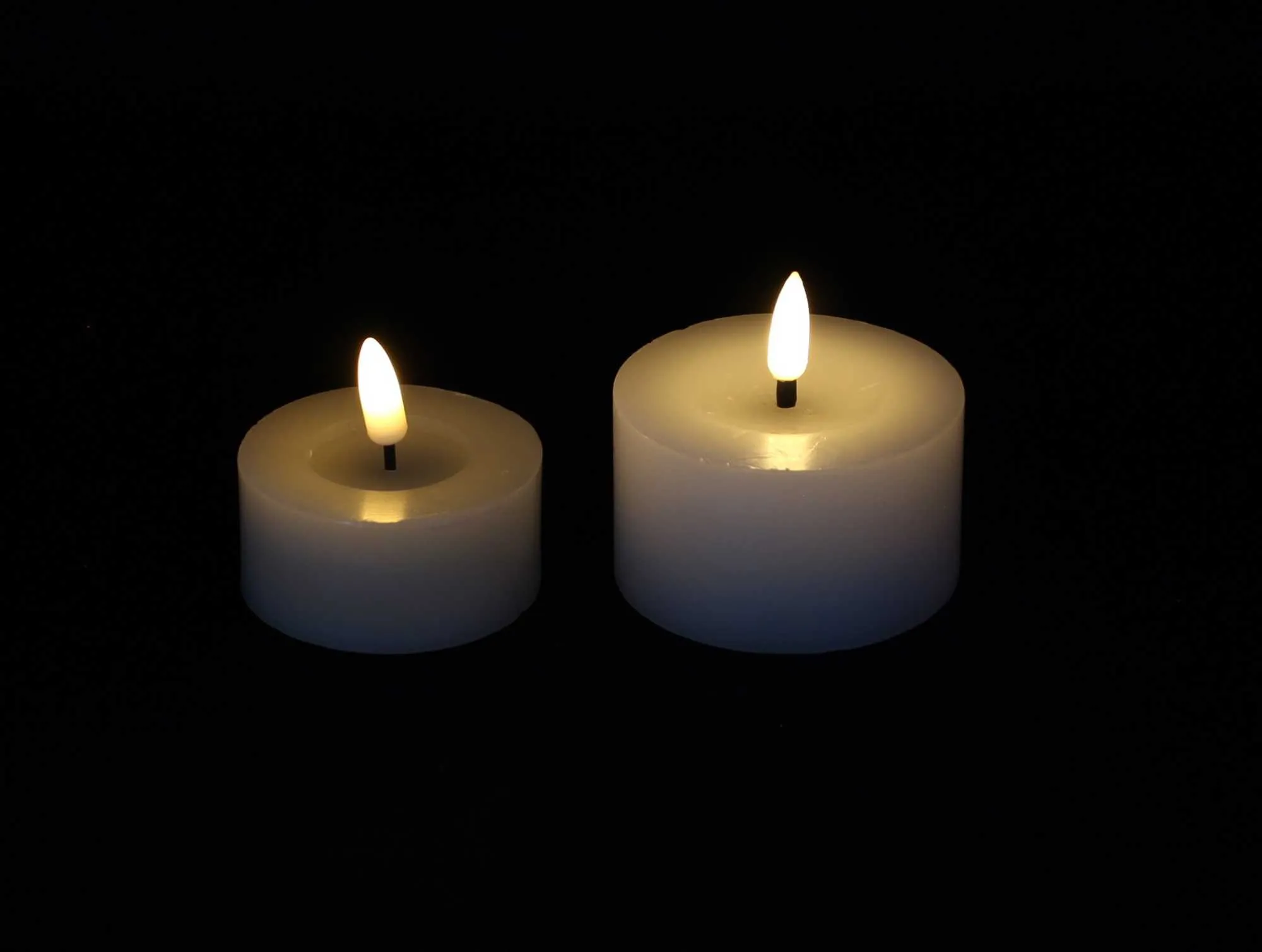 LED-Kerze "White", 2er Set  im Frank Flechtwaren Online Shop für Black &amp; White kaufen