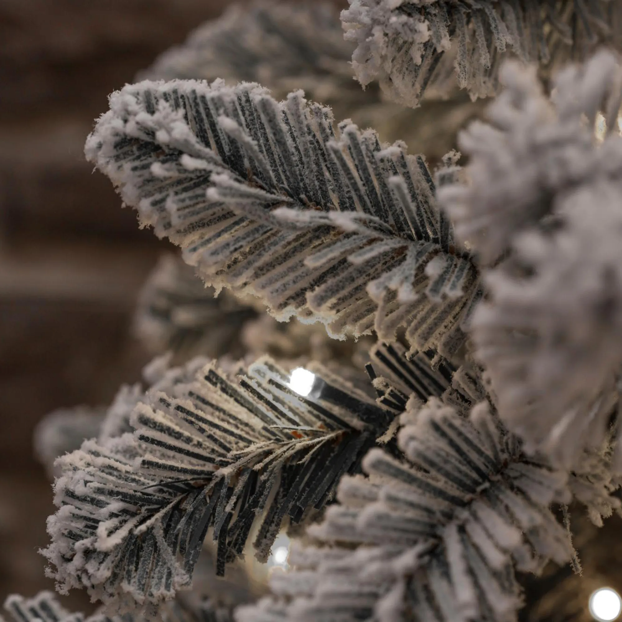 LED-Tannenbaum "Schneebedeckt"  im Frank Flechtwaren Online Shop für Vintage-Flair im Weihnachtsgarten kaufen