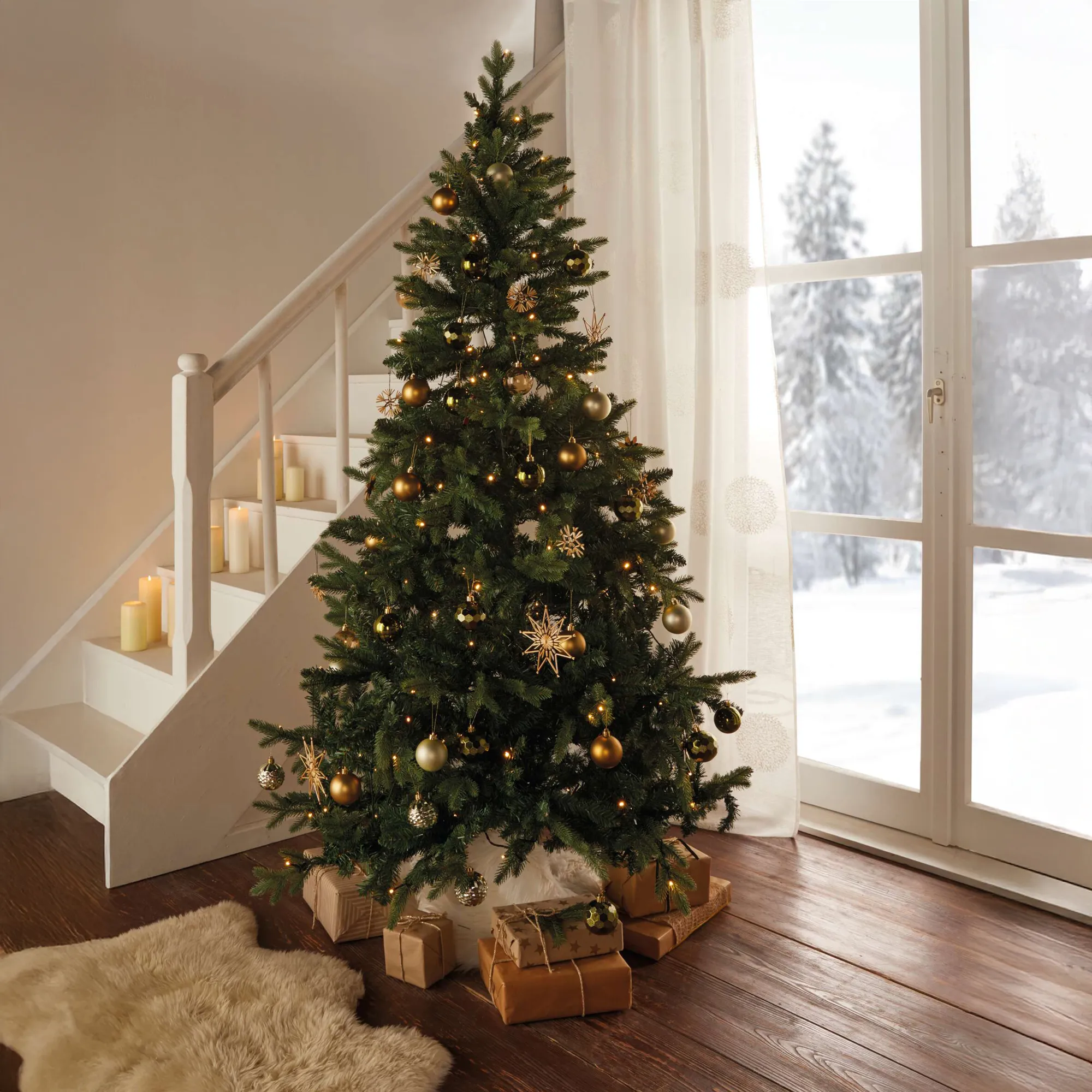 Tannenbaum mit Lichterkette  im Frank Flechtwaren Online Shop für Weihnachtliches Chalet kaufen