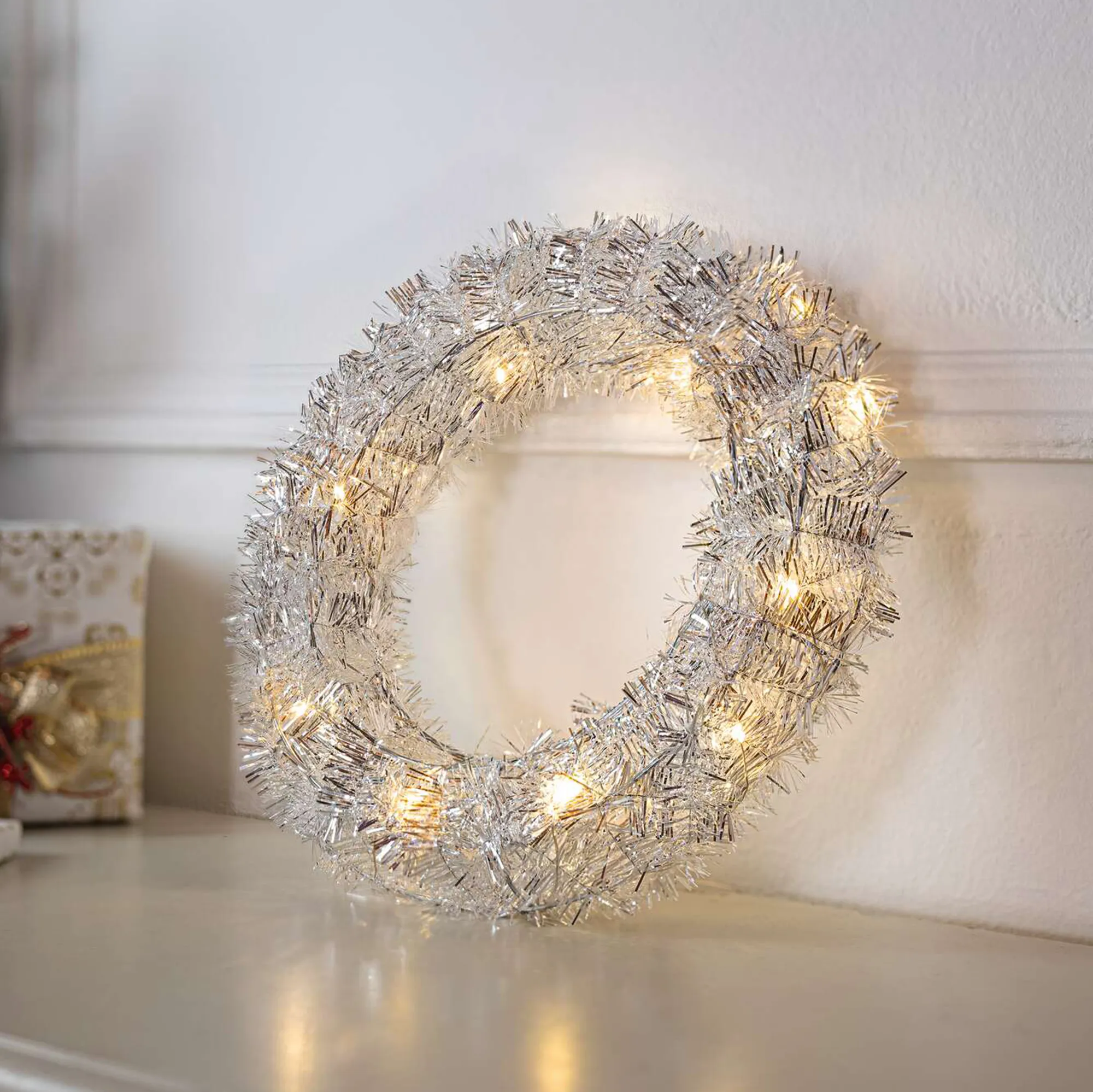 LED-Kranz "Silberglimmer"  im Frank Flechtwaren Online Shop kaufen