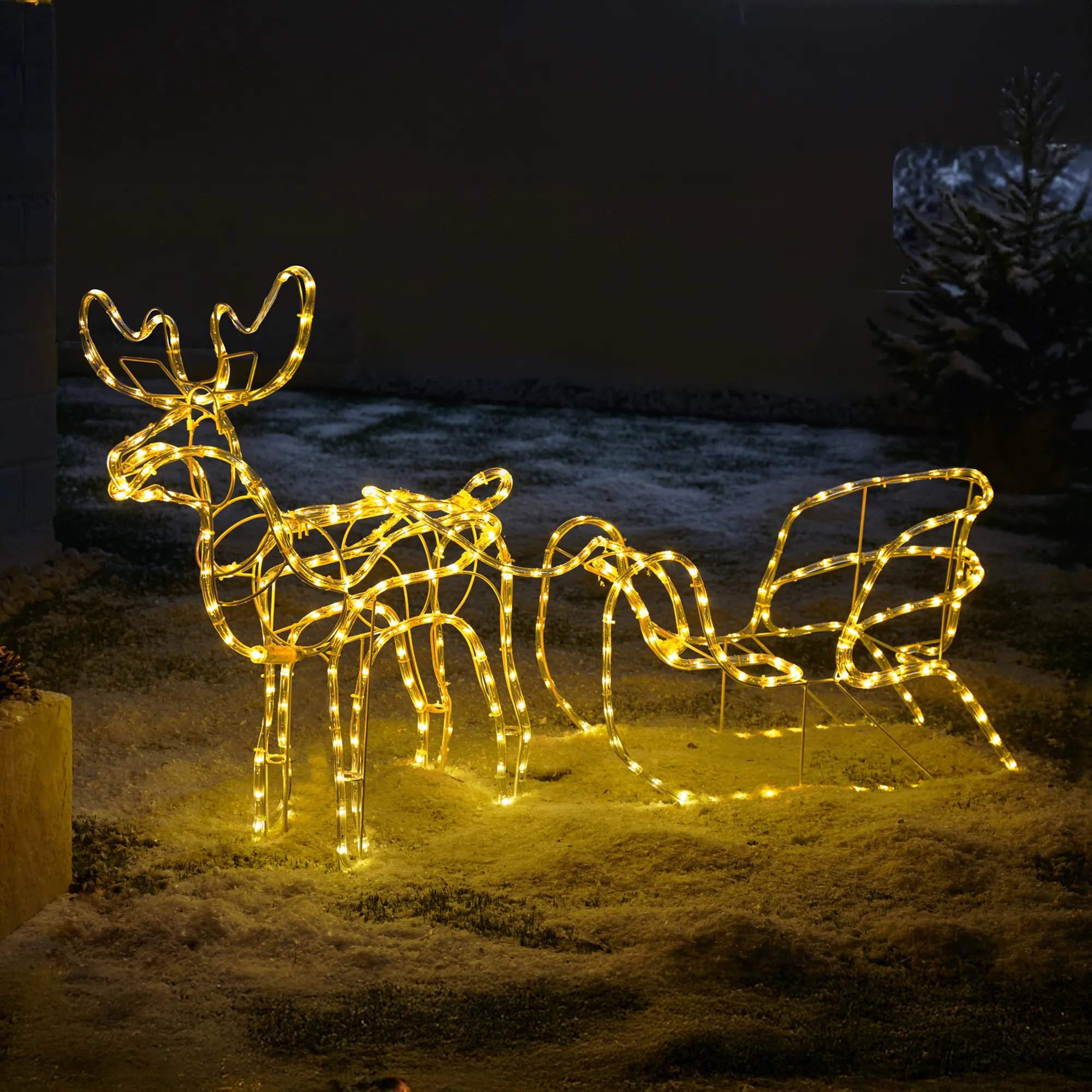 LED-Deko "Rentier mit Schlitten"  im Frank Flechtwaren Online Shop kaufen