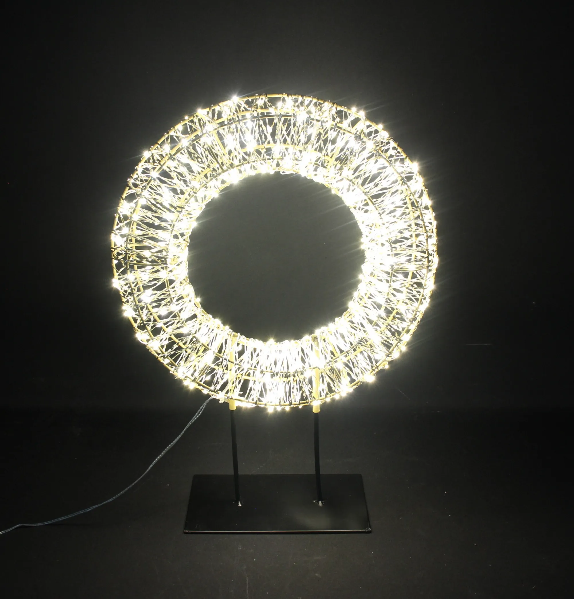 LED-Kreis "Golden"  im Frank Flechtwaren Online Shop für Weihnachtliche Dekoringe kaufen