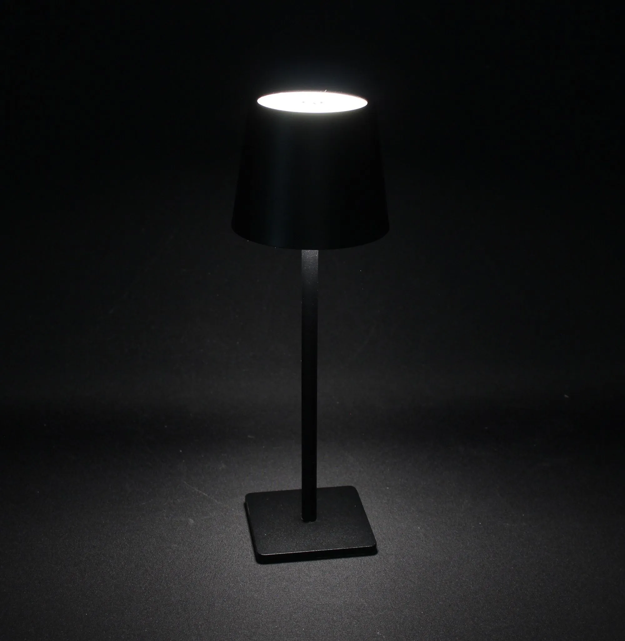 LED-Tischlampe "Black Touch"  im Frank Flechtwaren Online Shop für LED-Beleuchtung kaufen