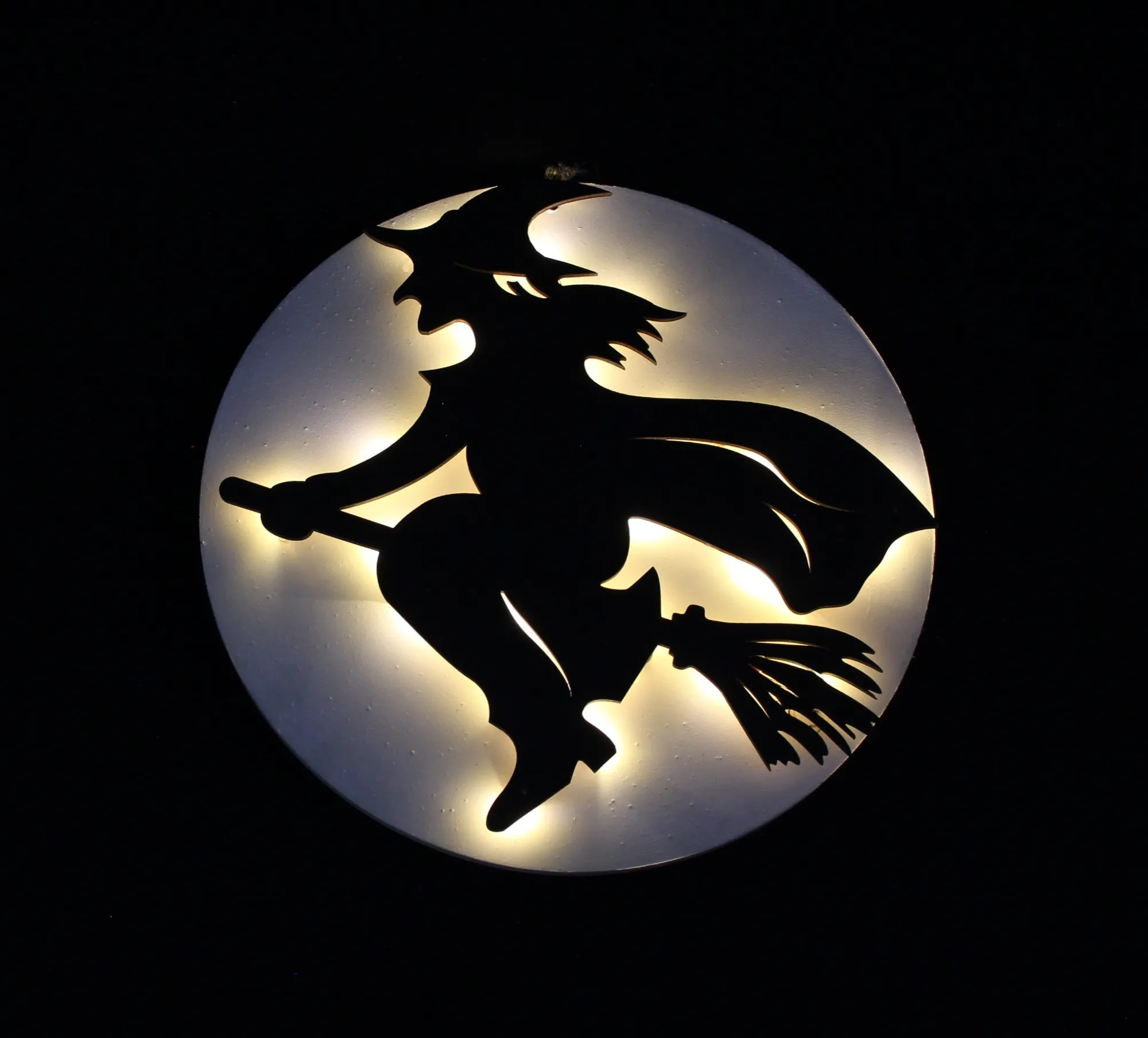 LED-Hänger "Hexenflug"  im Frank Flechtwaren Online Shop für Herbstliche Wanddeko kaufen