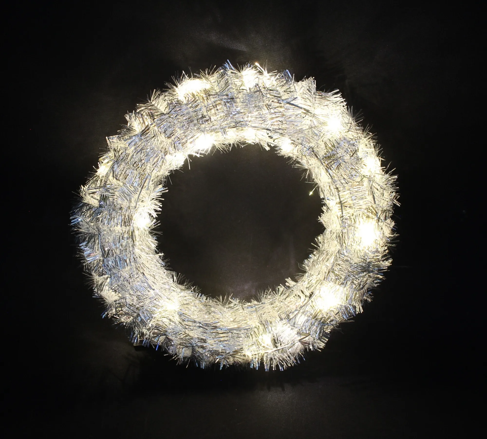 LED-Kranz "Silberglimmer"  im Frank Flechtwaren Online Shop für Metallic Glam kaufen